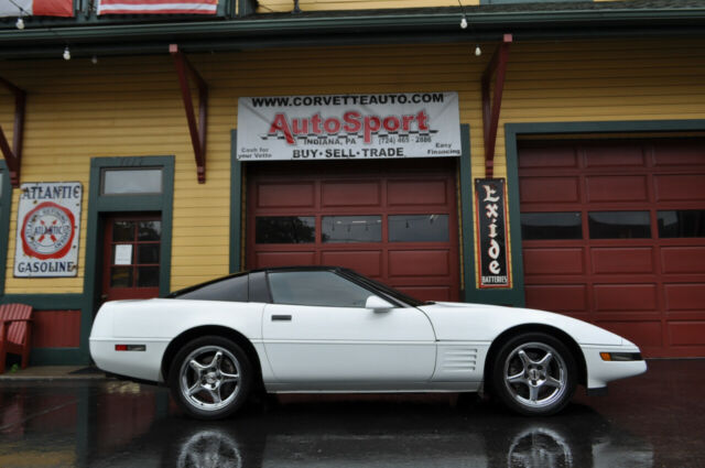 1992 Chevrolet Corvette Coupe - photo 2