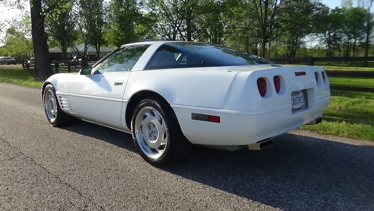 1992 Chevrolet Corvette 37,980 MILES     5.7 LT-1 - photo 8