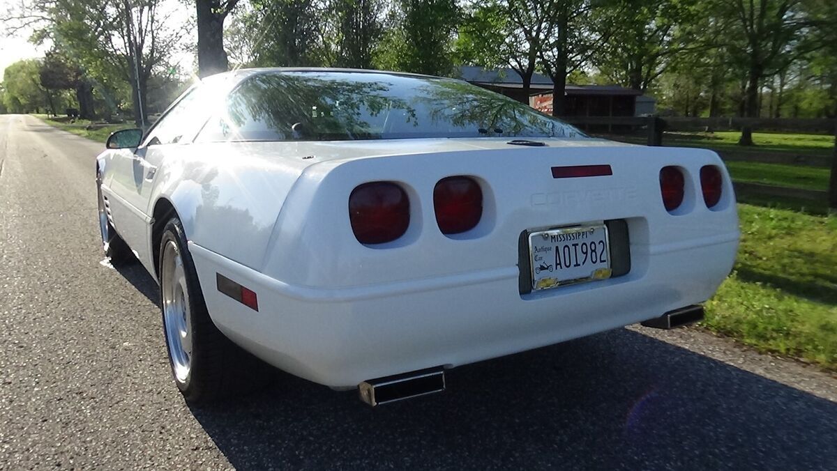 1992 Chevrolet Corvette 37,980 MILES     5.7 LT-1 - photo 9