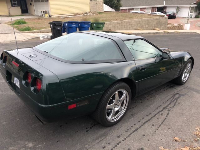 1992 Chevrolet Corvette Base Hatchback 2-Door - photo 5