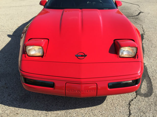 1992 Chevrolet Corvette Base Hatchback 2-Door - photo 11