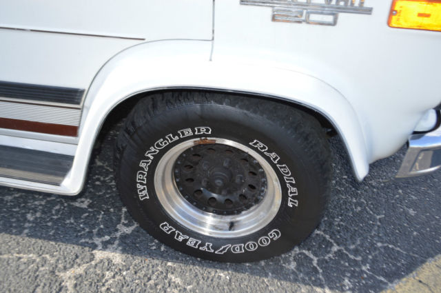 1992 Chevrolet G20 Van Sportvan Extended Passenger Van 3-Door - photo 9
