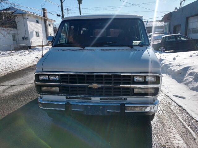 1992 Chevrolet G20 Van Beauville - photo 11