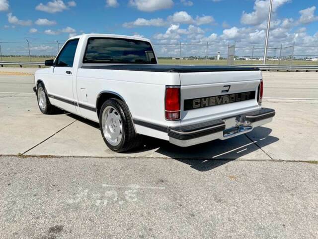 1992 Chevrolet S-10 Base 2dr Standard Cab SB - photo 13