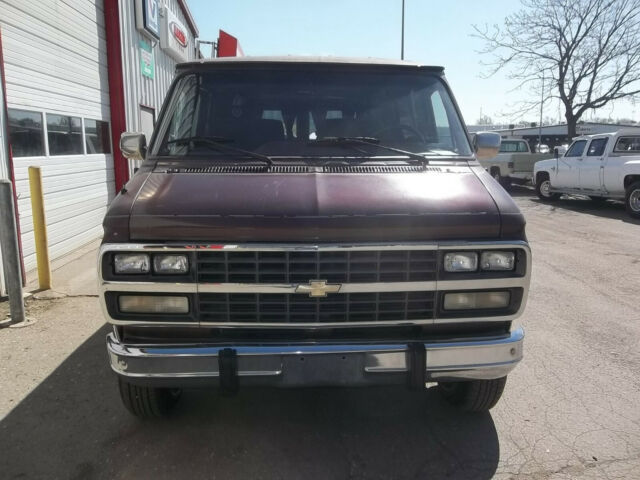 1992 Chevrolet G20 Van Conversion - photo 3