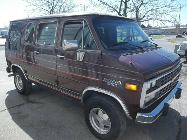 1992 Chevrolet G20 Van Conversion - photo 4