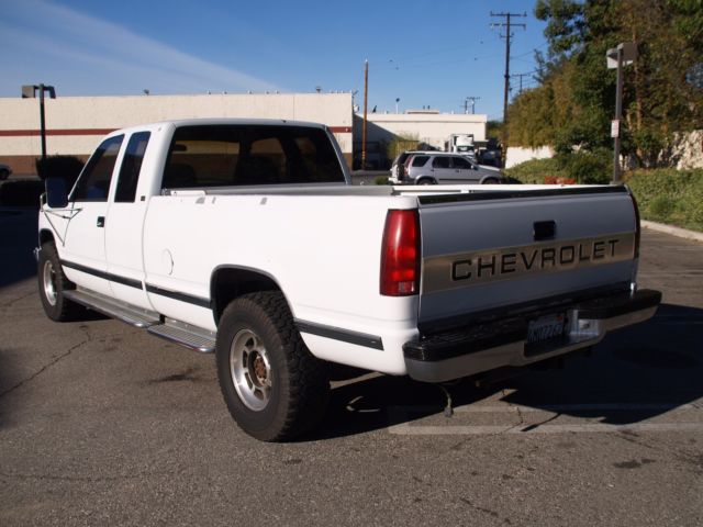 1992 Chevrolet Silverado 2500 HD 7.4L 87k Miles Barnyard Find Rare CA Barn yard - photo 4