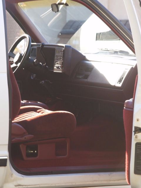 1992 Chevrolet Silverado 2500 HD 7.4L 87k Miles Barnyard Find Rare CA Barn yard - photo 8