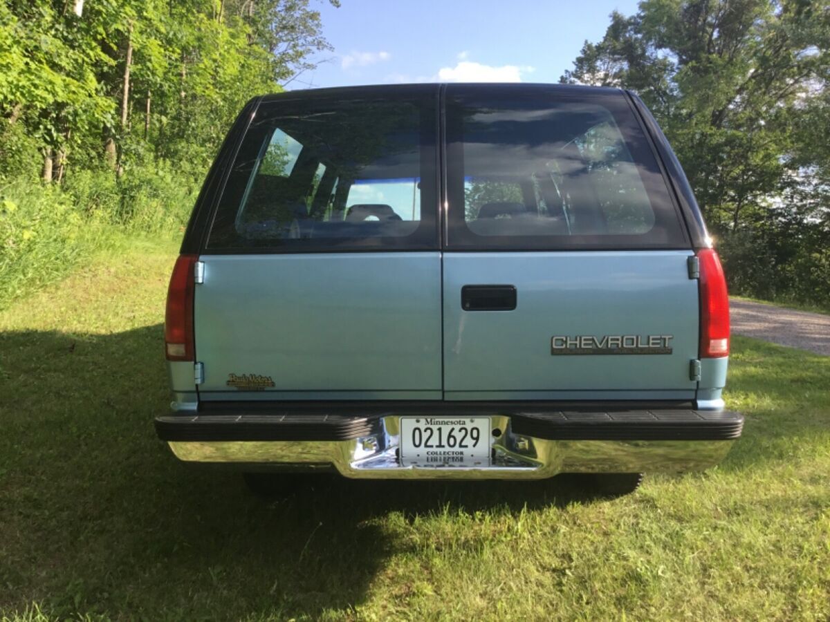 1992 Chevrolet Suburban - photo 10