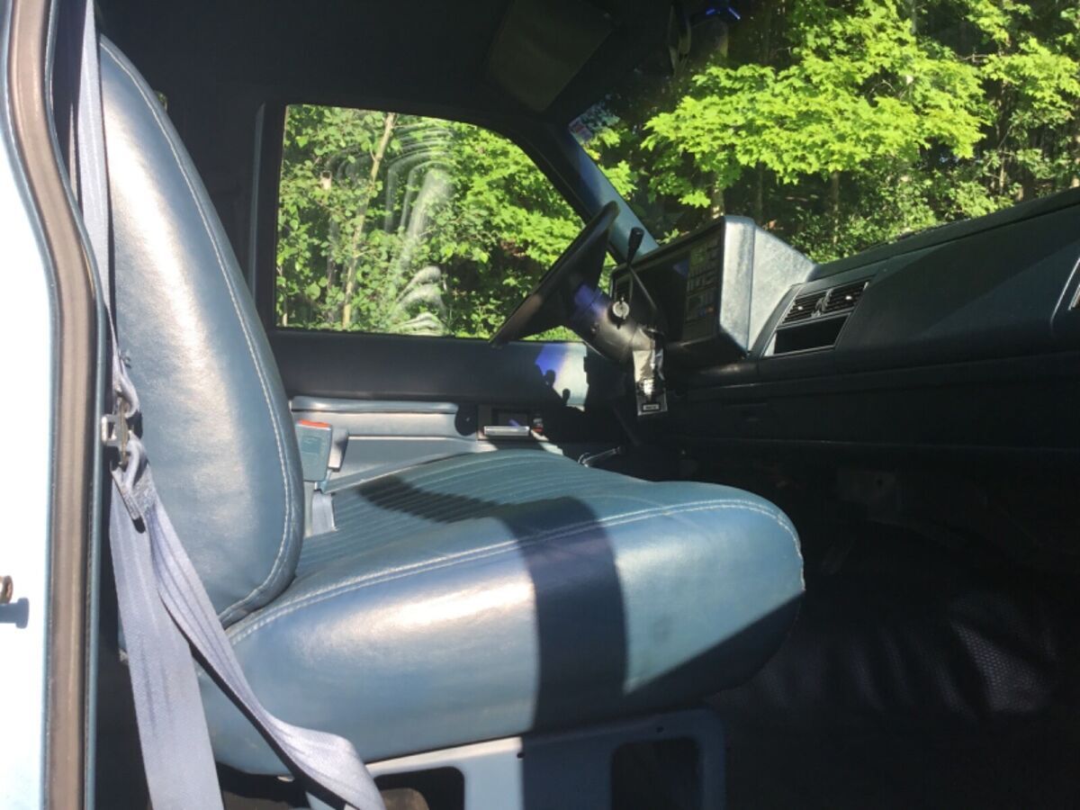 1992 Chevrolet Suburban - photo 12