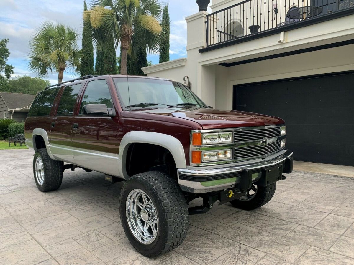 1992 Chevrolet Suburban silverado - photo 2