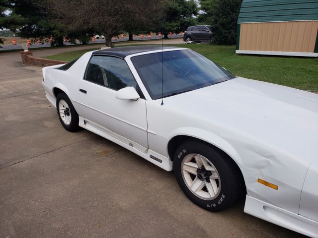 1992 CHEVY CAMARO RS - T-TOPS - 5 SPEED MANUAL TRAN - V6 ENGINE 1992 Chevrolet Camaro RS
