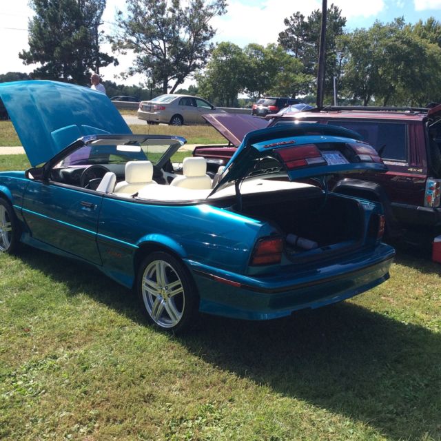 1992 Chevrolet Cavalier - photo 2