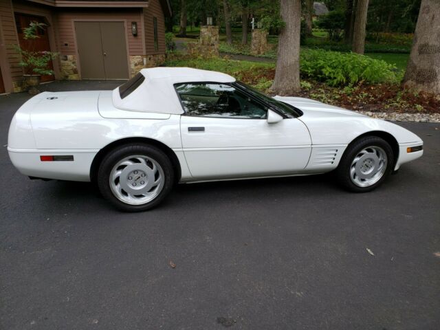1992 Chevrolet Corvette CONVERTIBLE - photo 8