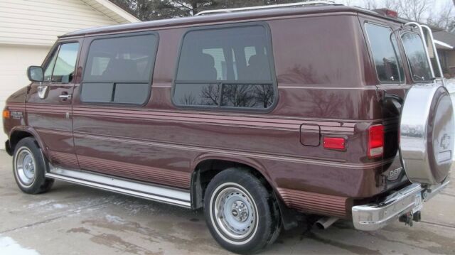 1992 Chevrolet G20 Van Gladiator Conversion - photo 3