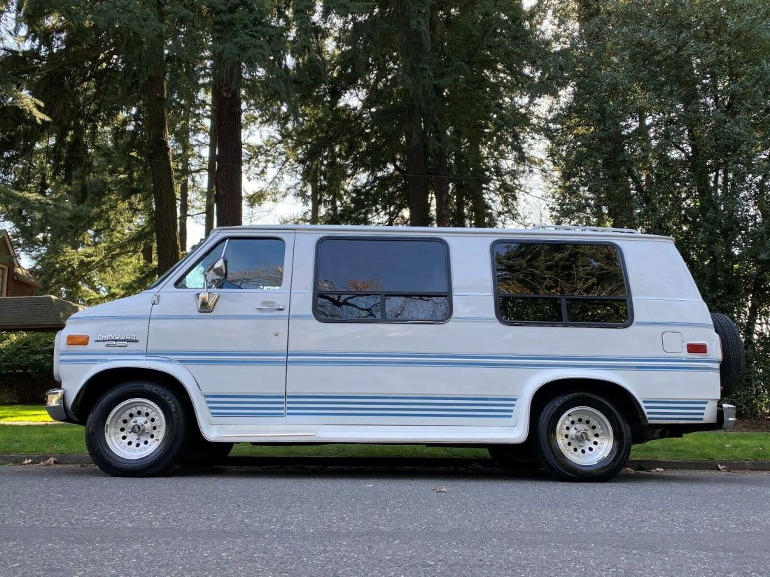 1992 Chevy G20 Tiara Handicap Conversion Van 5.7L V8 ONLY 44,287 Actual Miles 1992 Chevrolet G20 Van Tiara