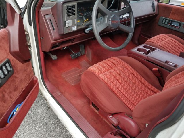 1992 Chevrolet C/K Pickup 1500 - photo 3