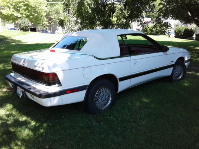 1992 Chrysler LeBaron Convertible - photo 2