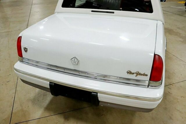 1992 Chrysler New Yorker Fifth Avenue - photo 11