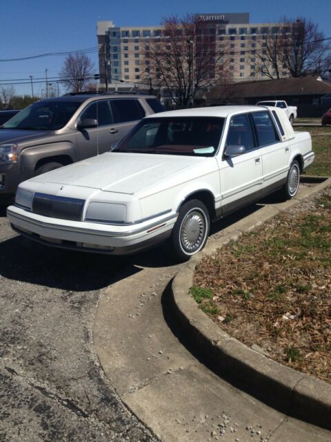 1992 Chrysler New Yorker Fifth Avenue Four Door Sedan 1992 Chrysler New Yorker Fifth Avenue
