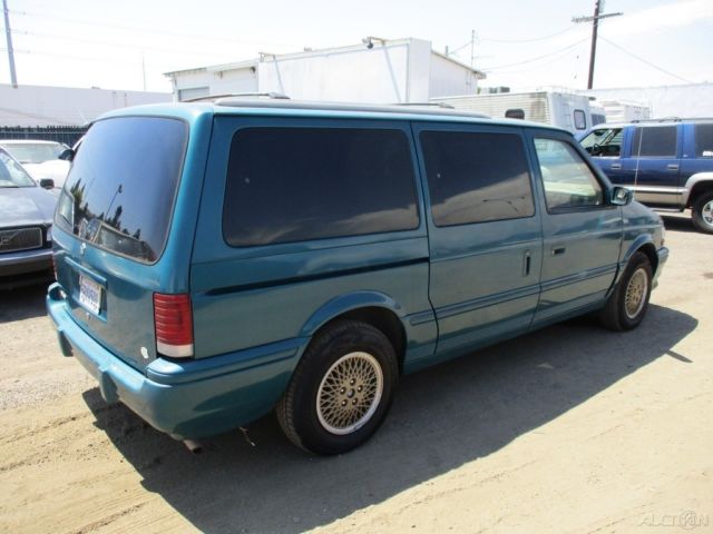 1992 Chrysler Town & Country - photo 5