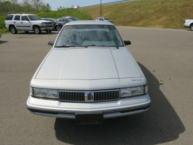 1992 Oldsmobile Cutlass Ciera S - photo 2