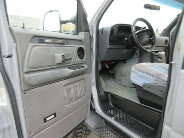 1992 Ford E-Series Van COACHMEN CLASS B 19'RB - photo 11