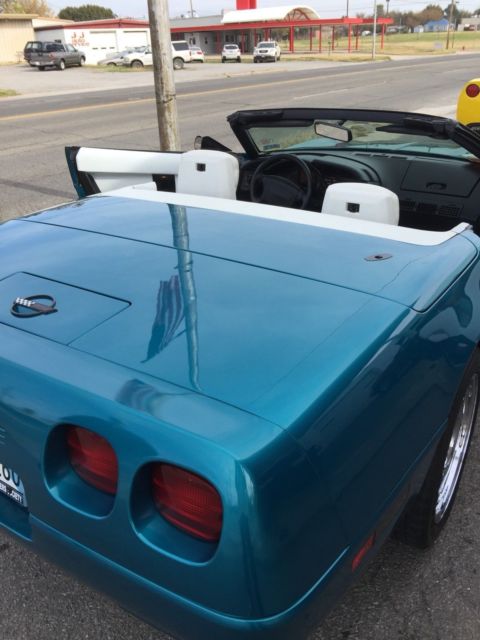 1992 Chevrolet Corvette Convertible 2 Owner - photo 4