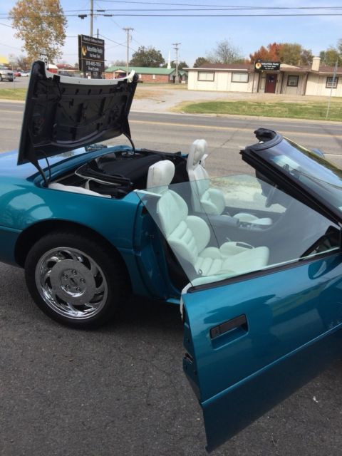 1992 Chevrolet Corvette Convertible 2 Owner - photo 5