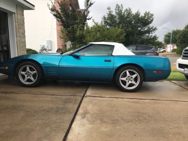 1992 Corvette convertible, New Top, Blue exterior with white trim interior 1992 Chevrolet Corvette