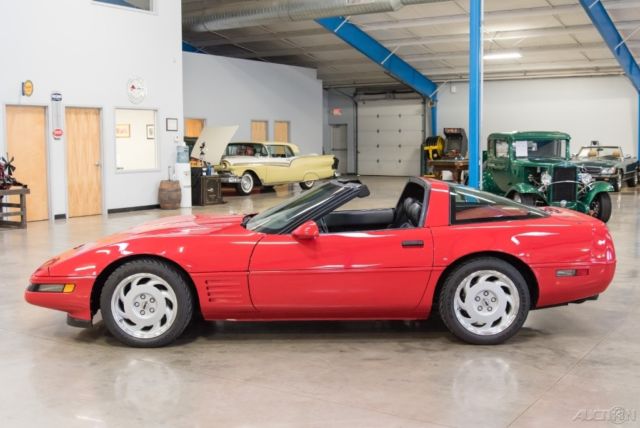 1992 Chevrolet Corvette 2dr Coupe Hatchback - photo 2