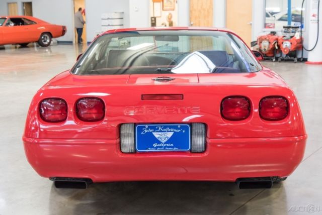 1992 Chevrolet Corvette 2dr Coupe Hatchback - photo 4