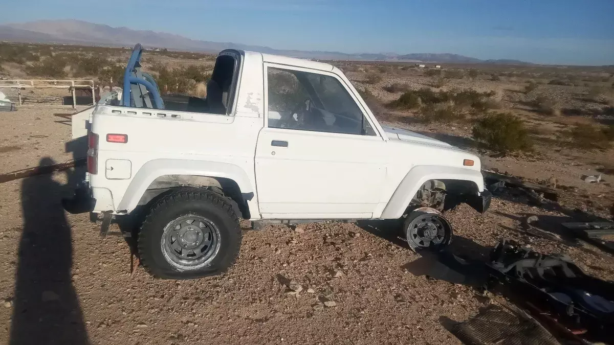 1992 Daihatsu Rocky White 4WD Manual SE 1992 Daihatsu Rocky SE