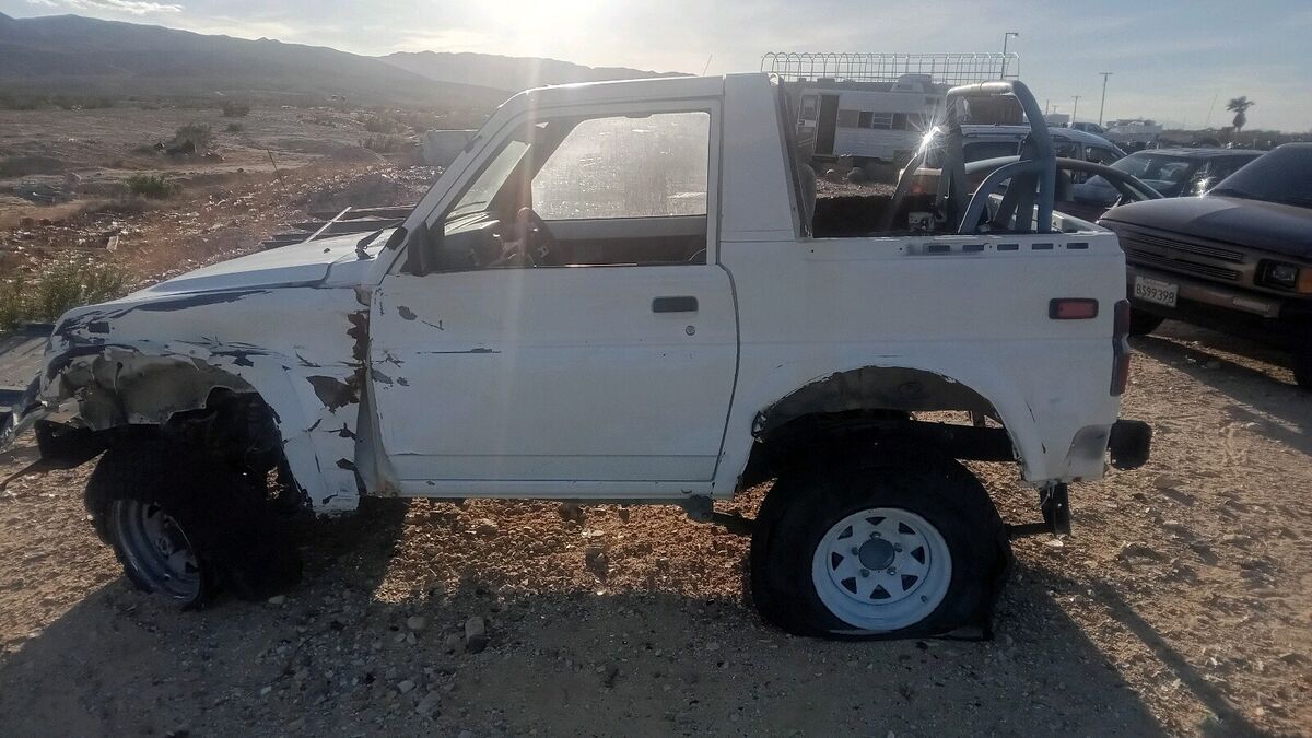 1992 Daihatsu Rocky SE - photo 3