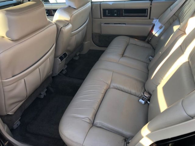 1992 Cadillac DeVille DeVille Sedan - photo 10