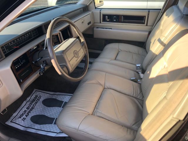 1992 Cadillac DeVille DeVille Sedan - photo 9
