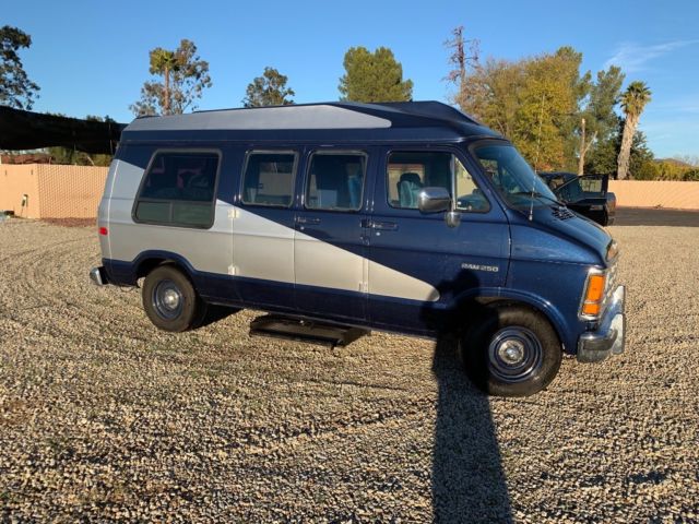 1992 Dodge Ram Van - photo 2