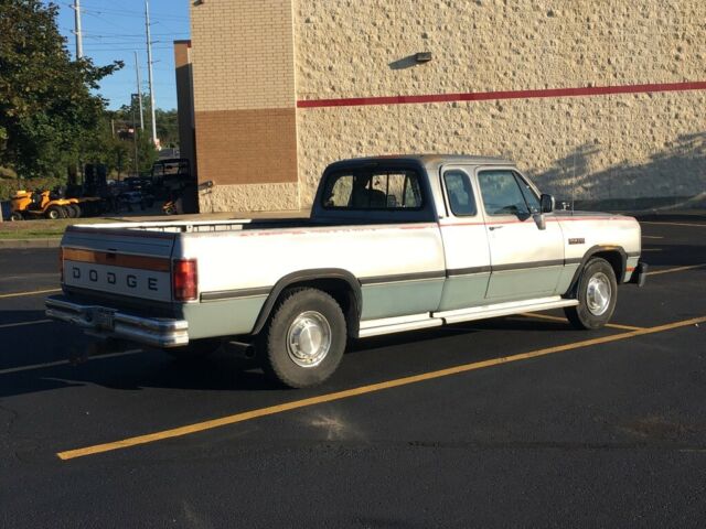1992 Dodge Ram 2500 - photo 10