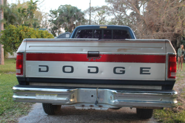 1992 Dodge Ram 2500 - photo 8