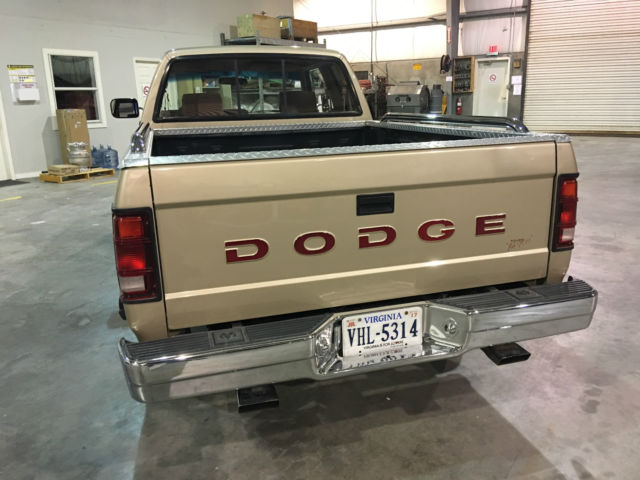 1992 Dodge Dakota LE Extended Cab Pickup 2-Door - photo 5
