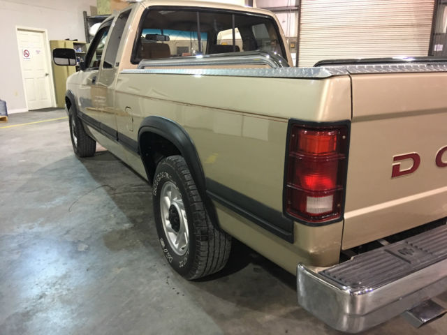 1992 Dodge Dakota LE Extended Cab Pickup 2-Door - photo 7