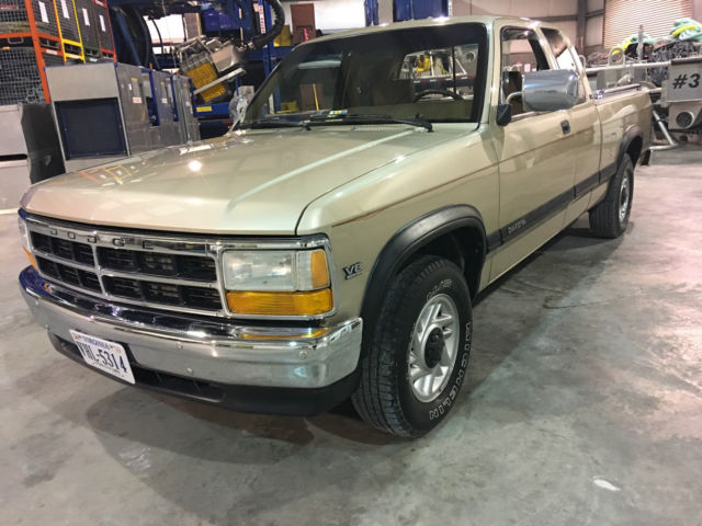 1992 Dodge Dakota LE Extended Cab Pickup 2-Door - photo 8
