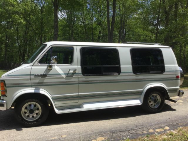 1992 Dodge Ram Van - photo 3