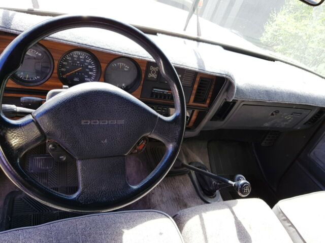 1992 Dodge Ram 2500 LE package - photo 8