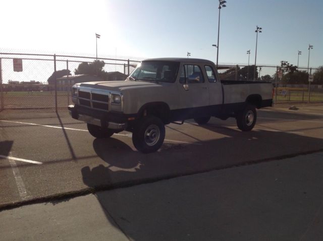 1992 Dodge Ram 2500 LE