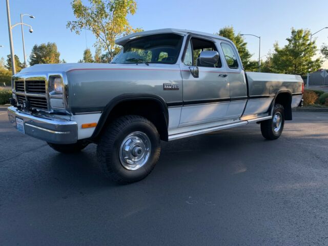 1992 Dodge Ram 2500 LE - photo 4