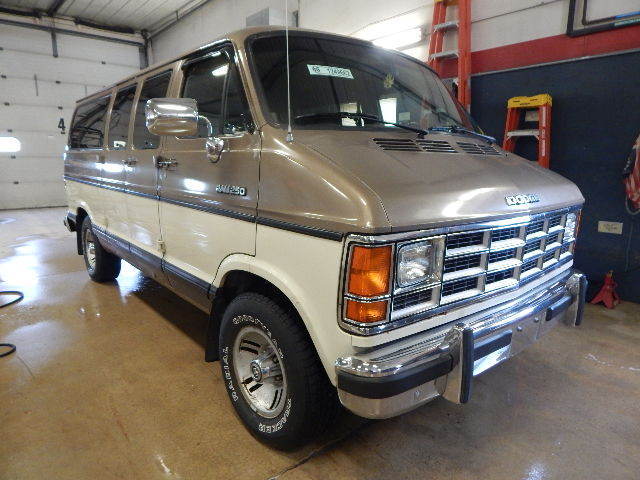 1992 Dodge Ram 250 LE T1249662 1992 Dodge Ram Van