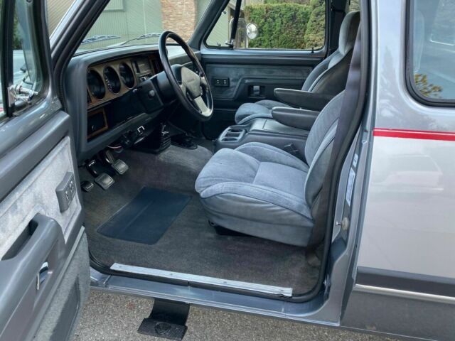1992 Dodge Ram 2500 - photo 10