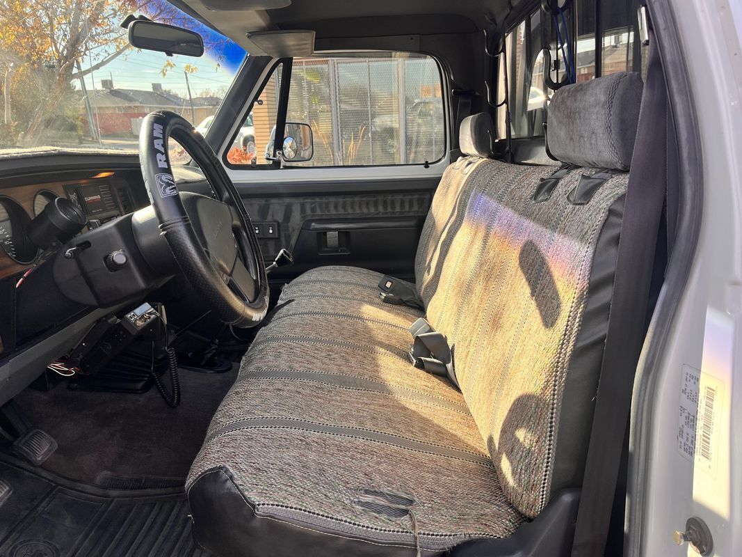 1992 Dodge RAM 350 Base very hard to find four-wheel-drive diesel man - photo 8