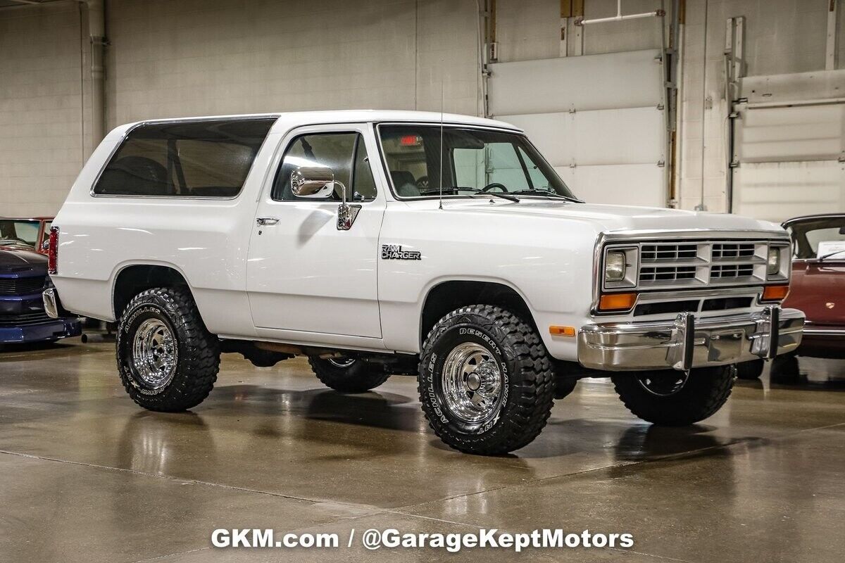 1992 Dodge Ram Charger AW150 White SUV 8 Cylinder Engine 5.9L/360 114229 Miles 1992 Dodge Ram Charger AW150